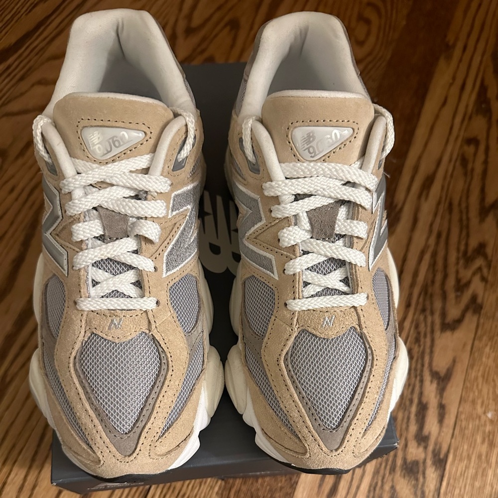 New Balance Tan 9060